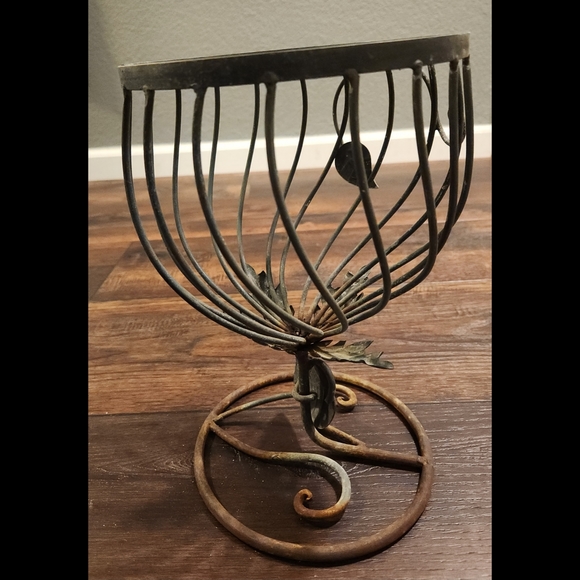 VTG Metal Plant Stand - Picture 7 of 14
